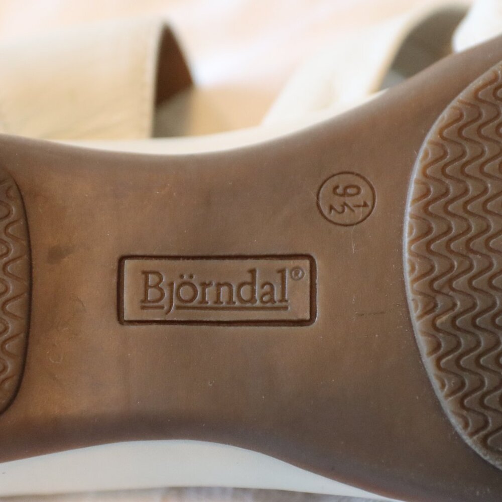 Bjorndal Double Time Off White Leather Upper Adjustable Sandals Size 9.5 - Picture 2 of 16